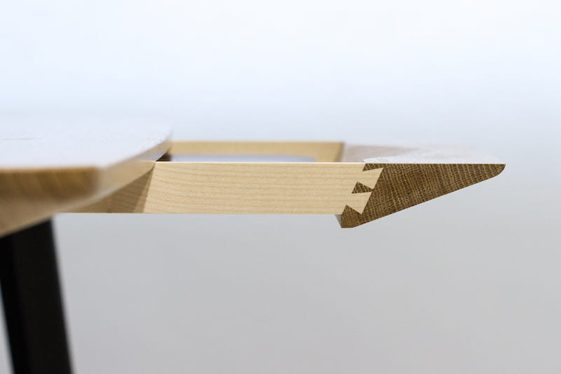 Bureau en bois fait par Tom Galt